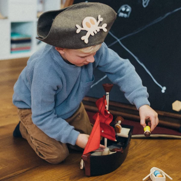 marlinu-piratenschiff-holzschiff-kinderspielzeug